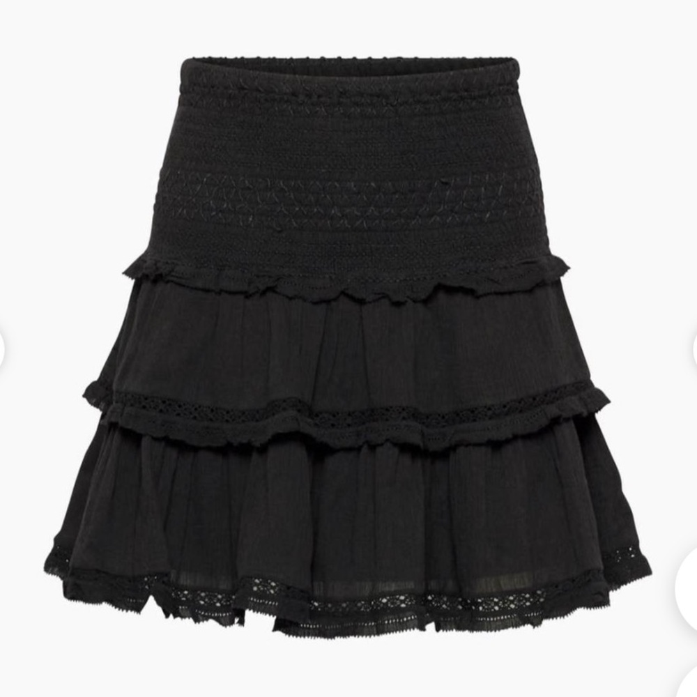 Aritzia Sunday Best Women's Paloma Black Ruffle Skirt coquette Bow loveshacfancy